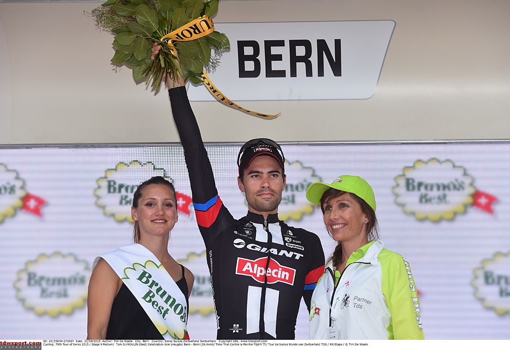 Tom Dumoulin (Giant-Alpecin) wins the stage 9 time trial