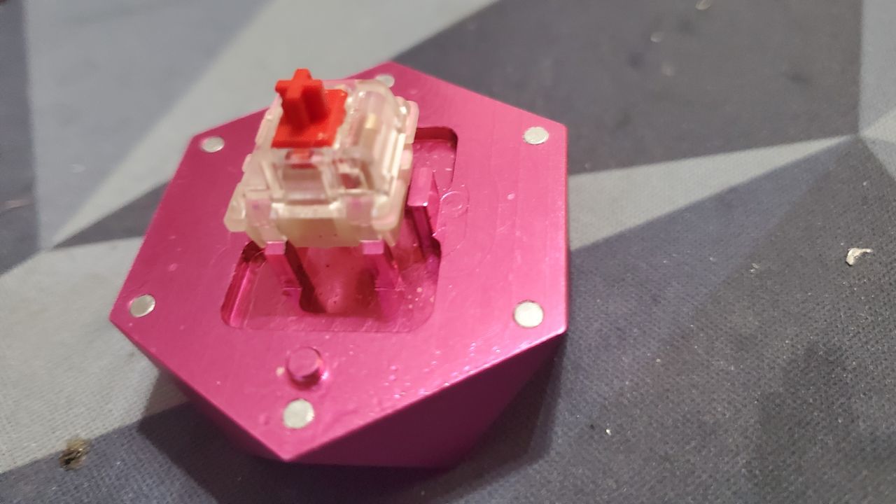 Lube Switches on Your Mechanical Keyboard