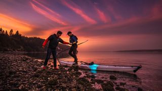 Biolite Headlamp 200: two men use the headtorch to go fishing at night