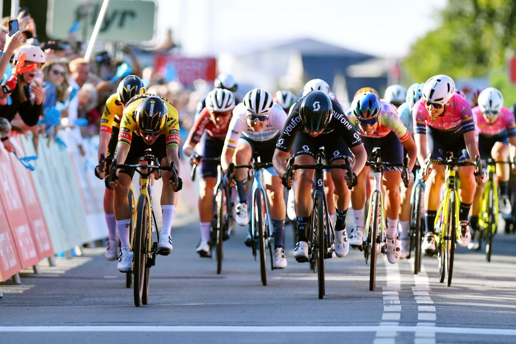 Marianne Vos wins stage 1 of the 2022 Tour of Scandinavia