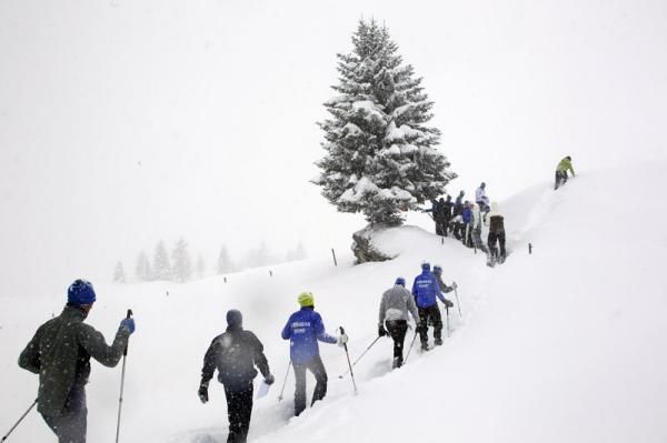 The Liquigas-Cannondale team do some team-bonding in the snow