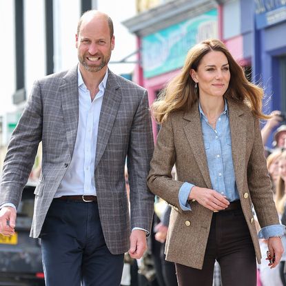 TOBERMORY, SCOTLAND - APRIL 29: Prince William, Prince of Wales, known as the Duke of Rothesay and Catherine, Princess of Wales, known as the Duchess of Rothesay when in Scotland, smile to well-wishers as they arrive for a visit to Aros Hall, a local community hub on April 29, 2025 in Tobermory, Scotland. The Prince and Princess of Wales are on a two-day visit to the Isles of Mull and Iona on the 29th and 30th of April to engage with rural island communities. During their time on the islands, they will connect with local residents, highlighting the value of social bonds and underscoring the importance of safeguarding and advocating for the natural environment. (Photo by Chris Jackson/Getty Images)