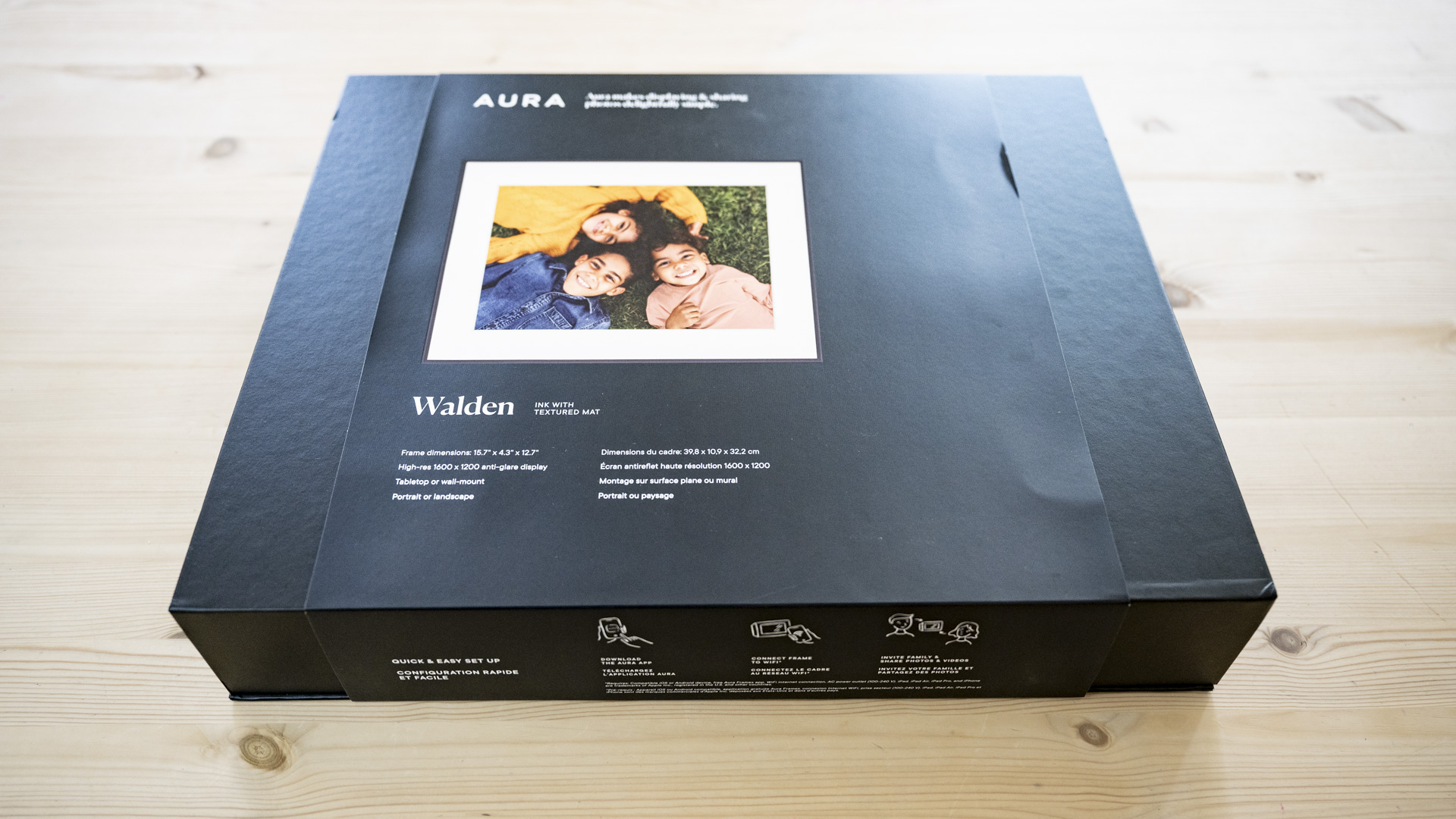 Aura Walden digital photo frame box
