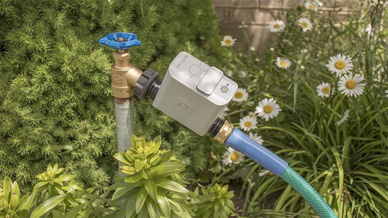 best-smart-sprinkler-controllers-theradar