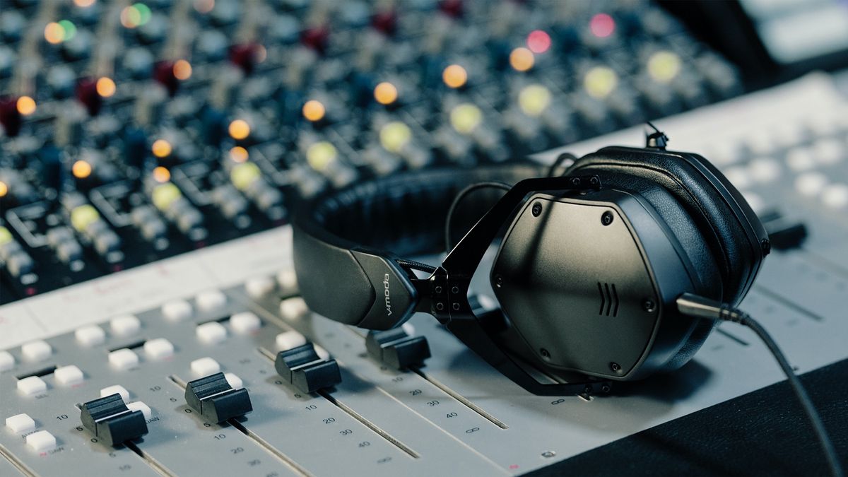 V-MODA Crossfade M-200 studio reference headphones are coming to India ...