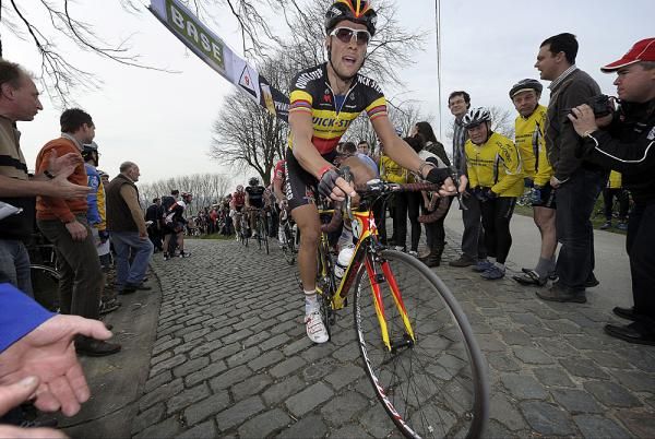 Tom Boonen (Quick Step) crests the berg