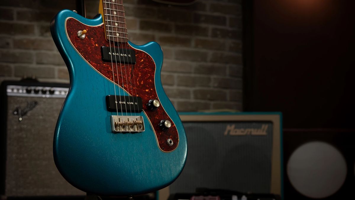 Macmull Guitars has introduced the Stinger