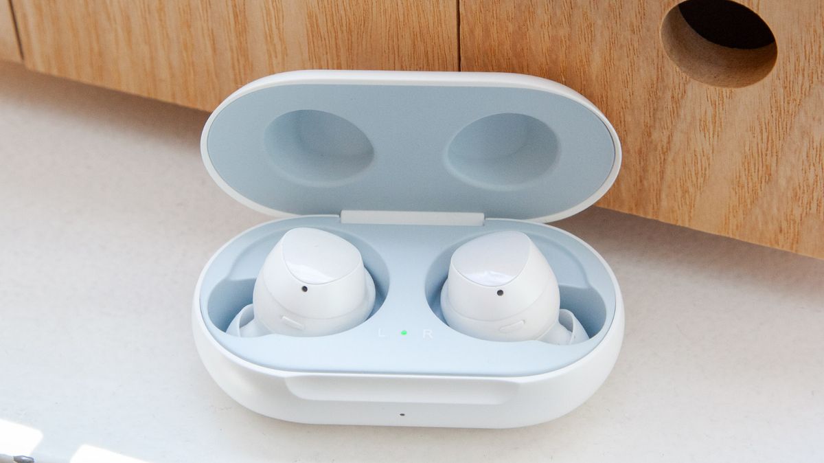 Samsung galaxy cheap s20 plus airpods