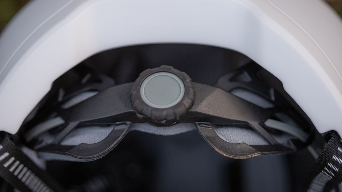 Xnito e-bike helmet rear cradle