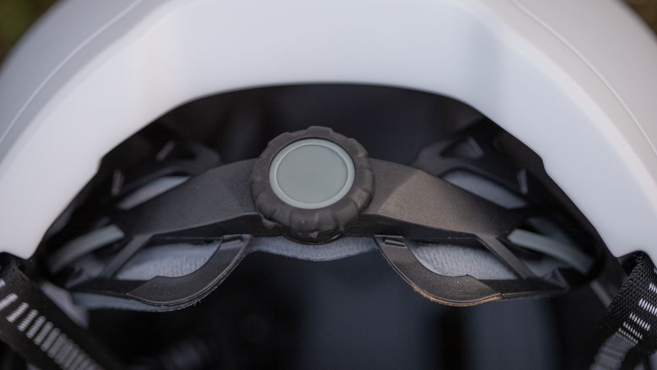 Xnito e-bike helmet rear cradle