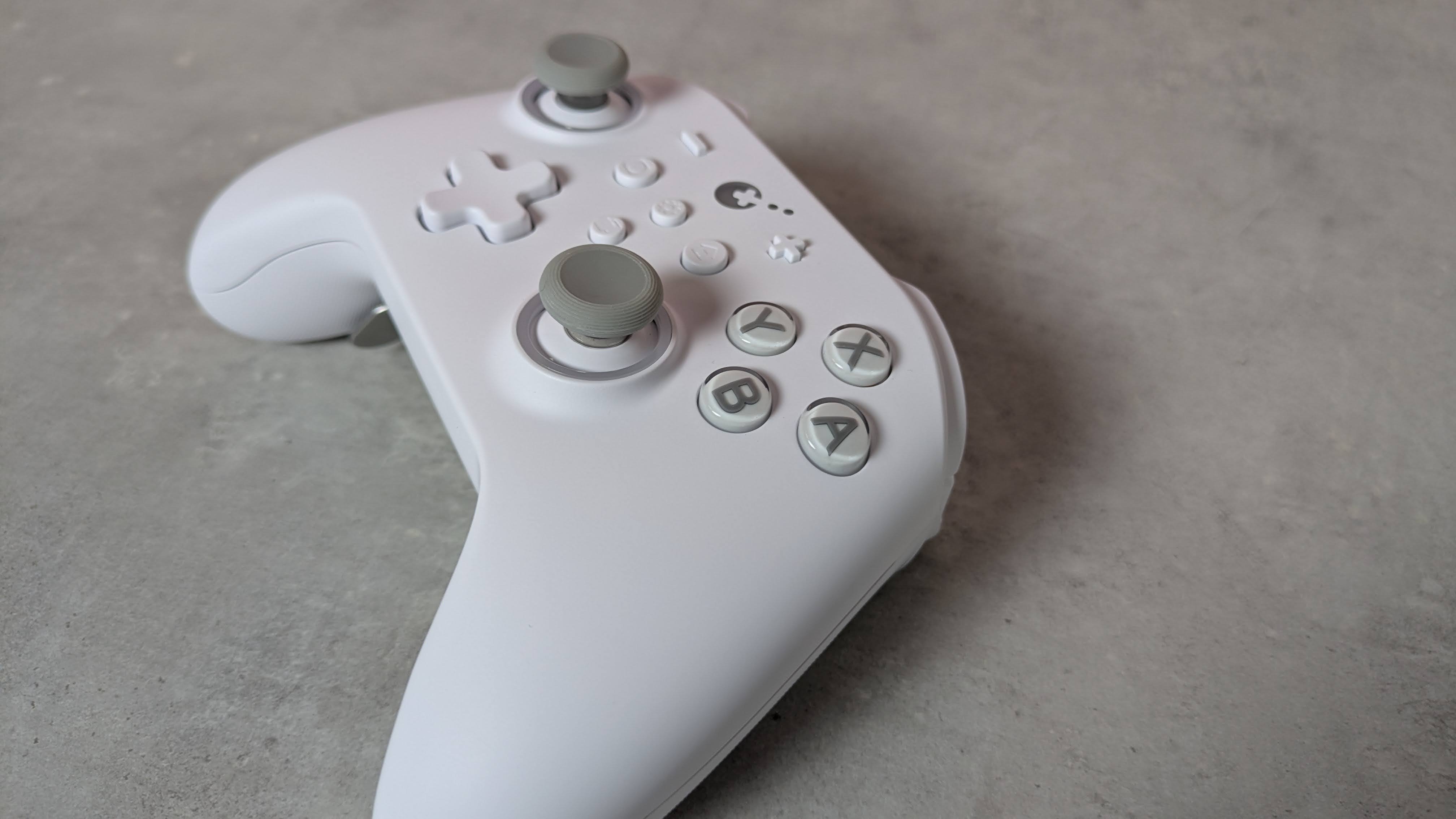 Side view of GuliKit KK3 Max on desk
