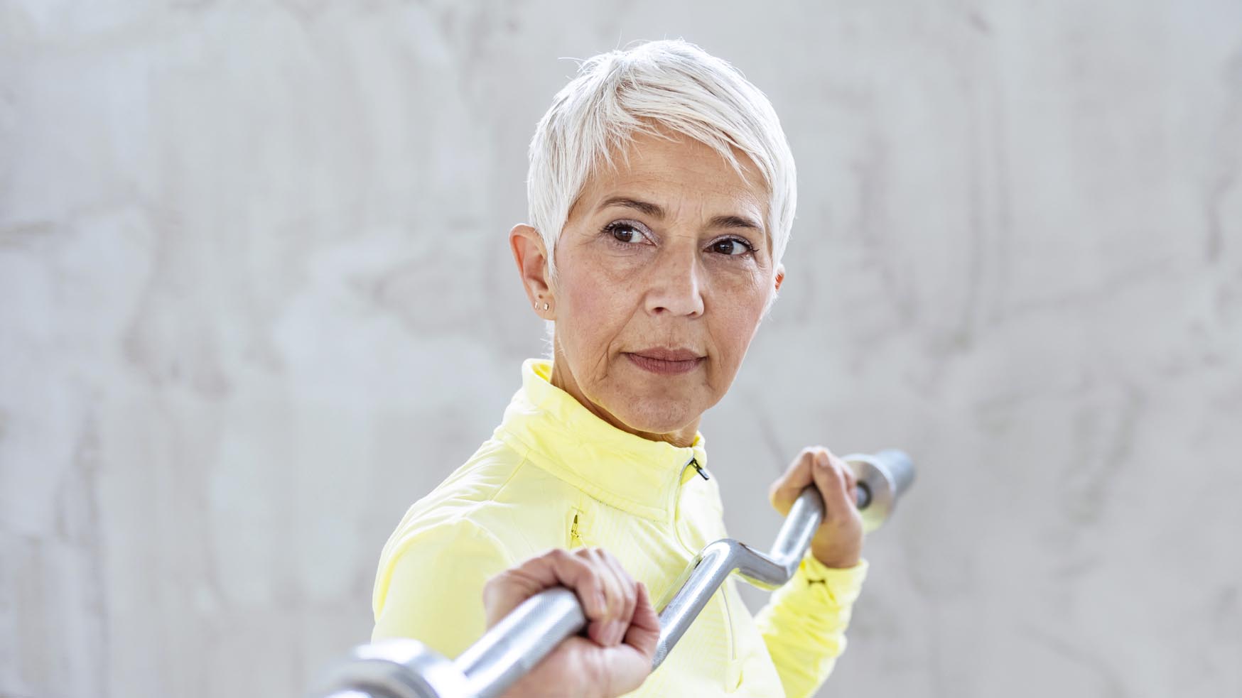 a woman weight lifting