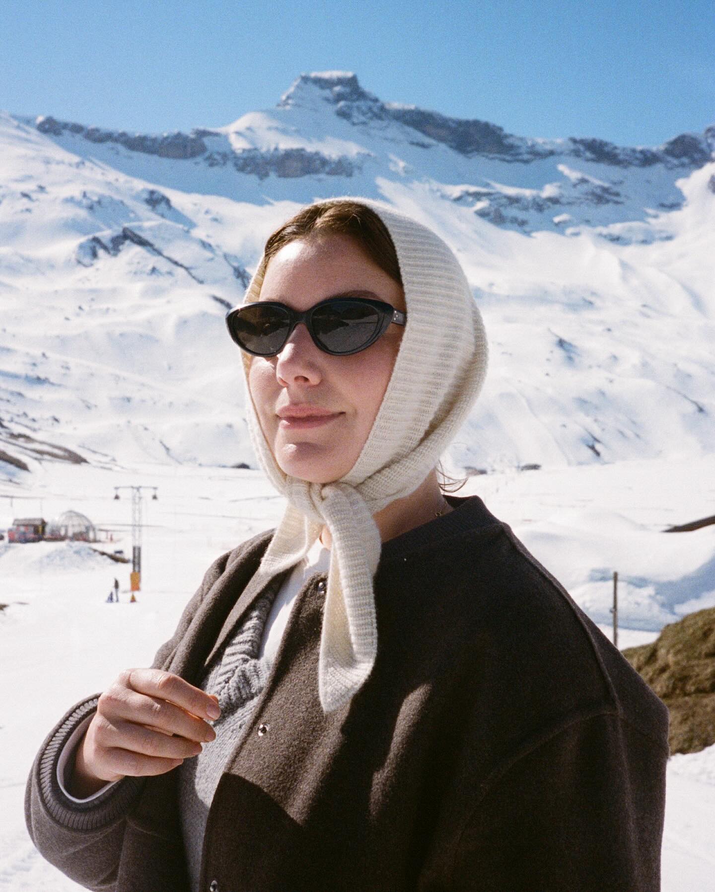 An image of @emmahoareau wearing one of the best thermal layers while on a ski trip to Switzerland.