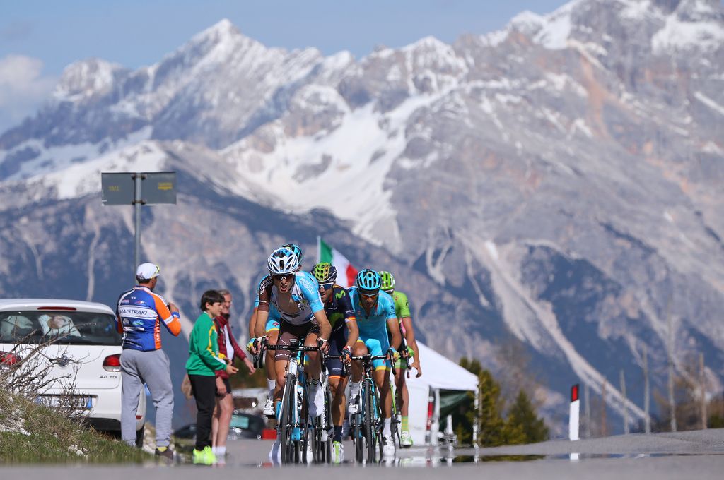 Alejandro Valverde (Movistar) in a chase group