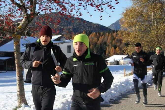Elia Viviani leads the charge in orienteering.