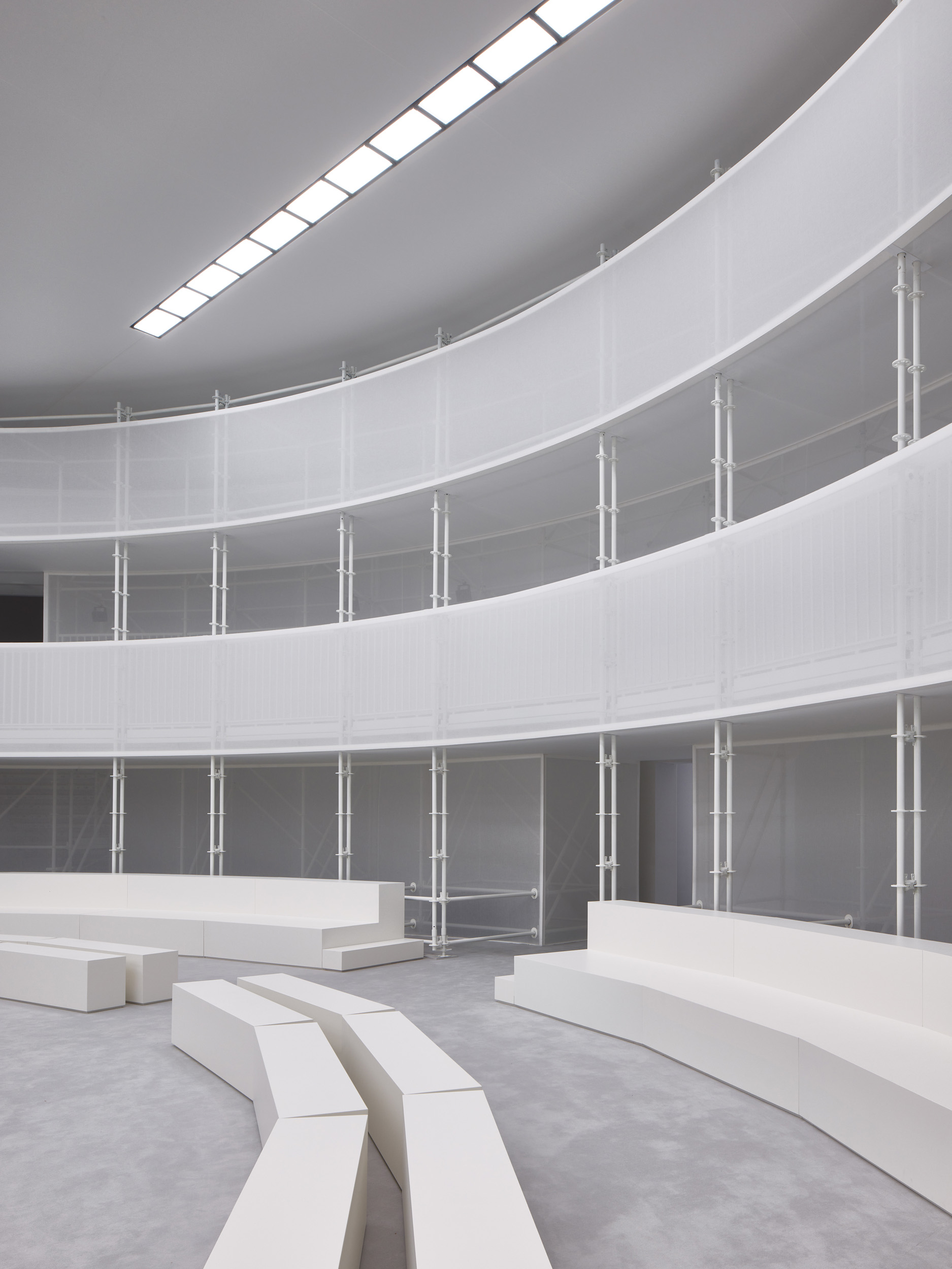 Loewe S/S 2027 showspace