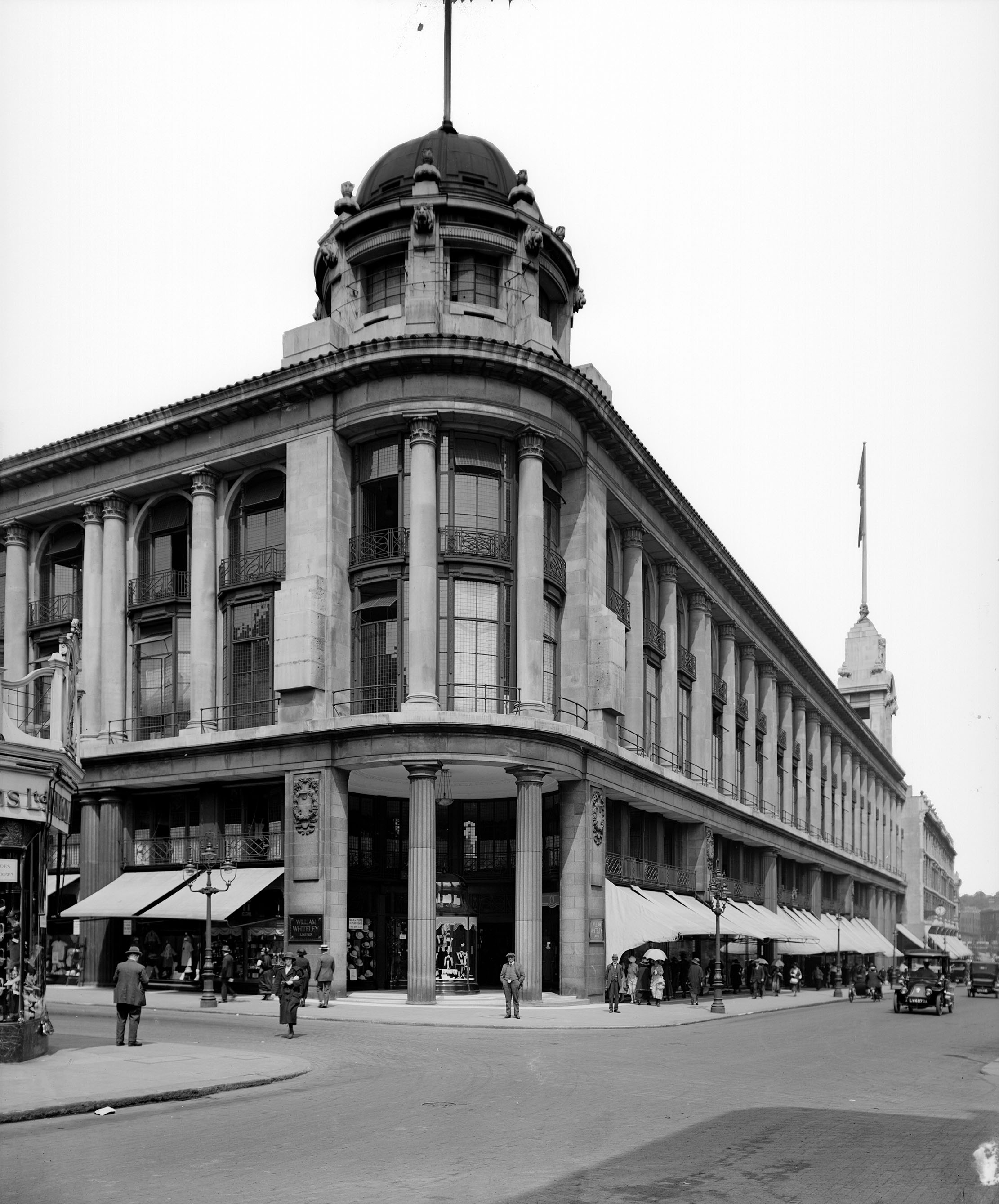 Whiteleys Department Store, Queensway, Bayswater, London, 1921. Founded by William Whiteley in 1863, the department store pictured here was built in 1911. It was closed in 1981. (Photo by English Heritage/Heritage Images/Getty Images)