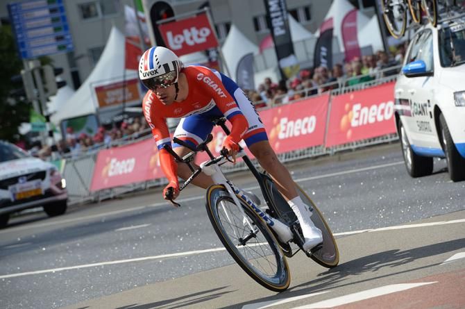 Tom Dumoulin on his way to winning the stage