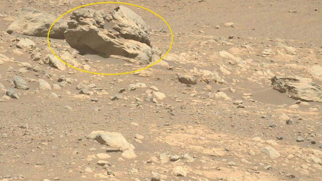 Odd-looking rock on Mars is totally alien to the Red Planet ...