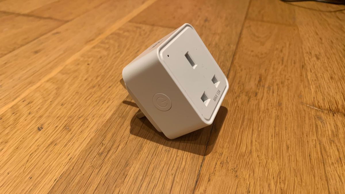 WiZ smart plug review a basic but effective affordable smart plug