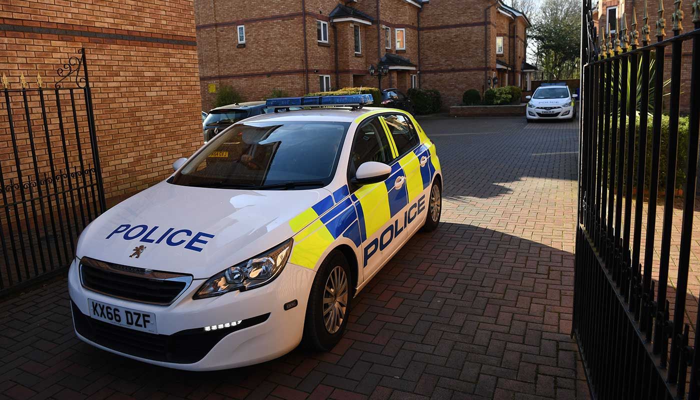 Police struggle with refuelling cars