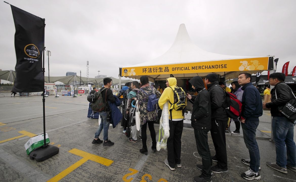 Fans queue up to get some merchandise