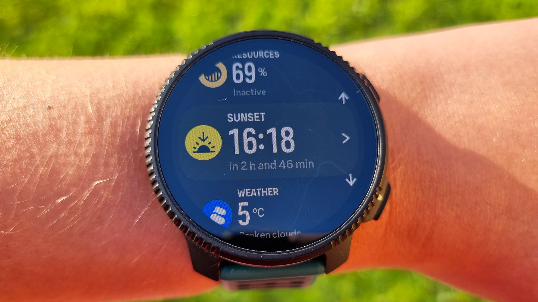 A close-up picture of the display in the Suunto Vertical 2 smartwatch