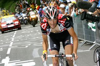 Frank Schleck rides to victory on l'Alpe d'Huez