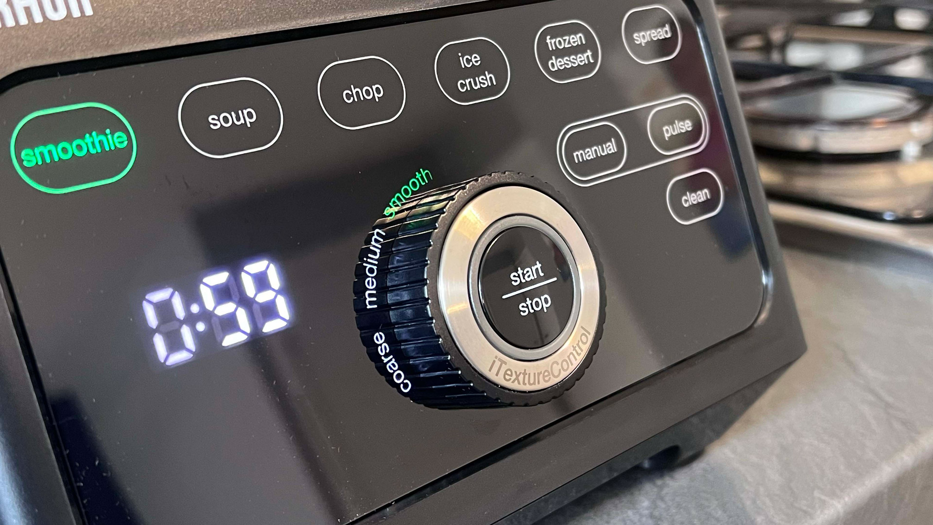 Controls on the Braun TriForce Power Blender