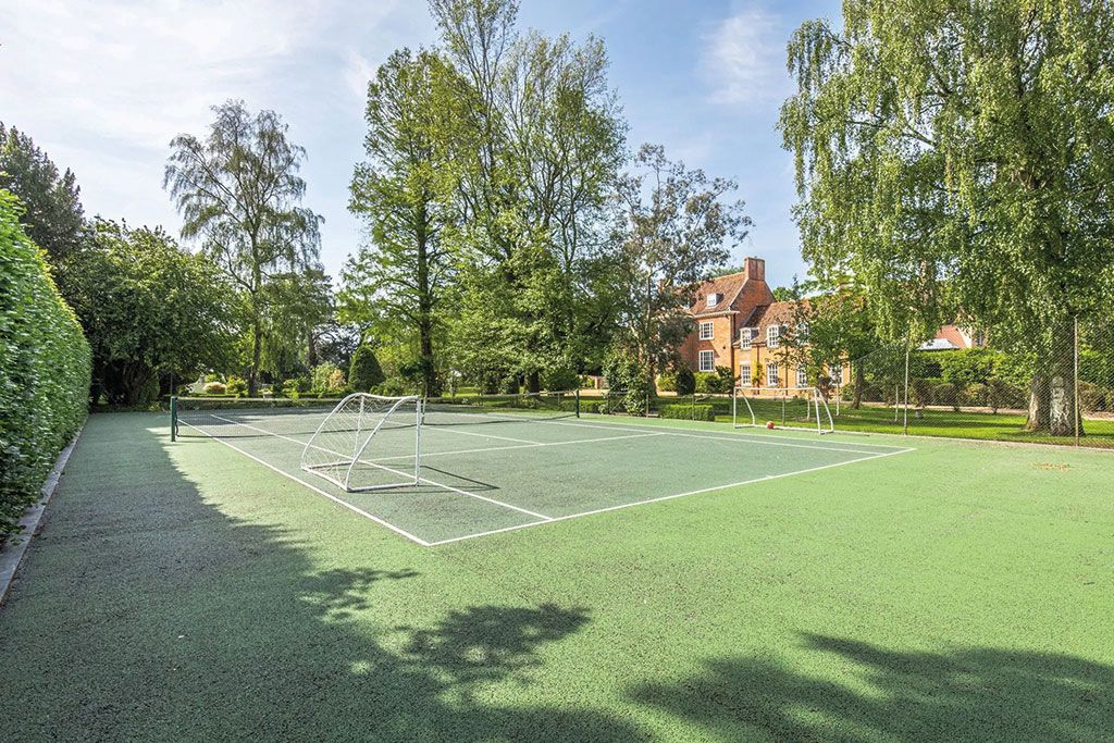 Properties for sale with tennis courts: Uphall, Hillington, Norfolk