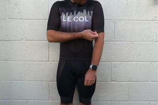Image shows a rider wearing the Le Col Pro Indoor Jersey.