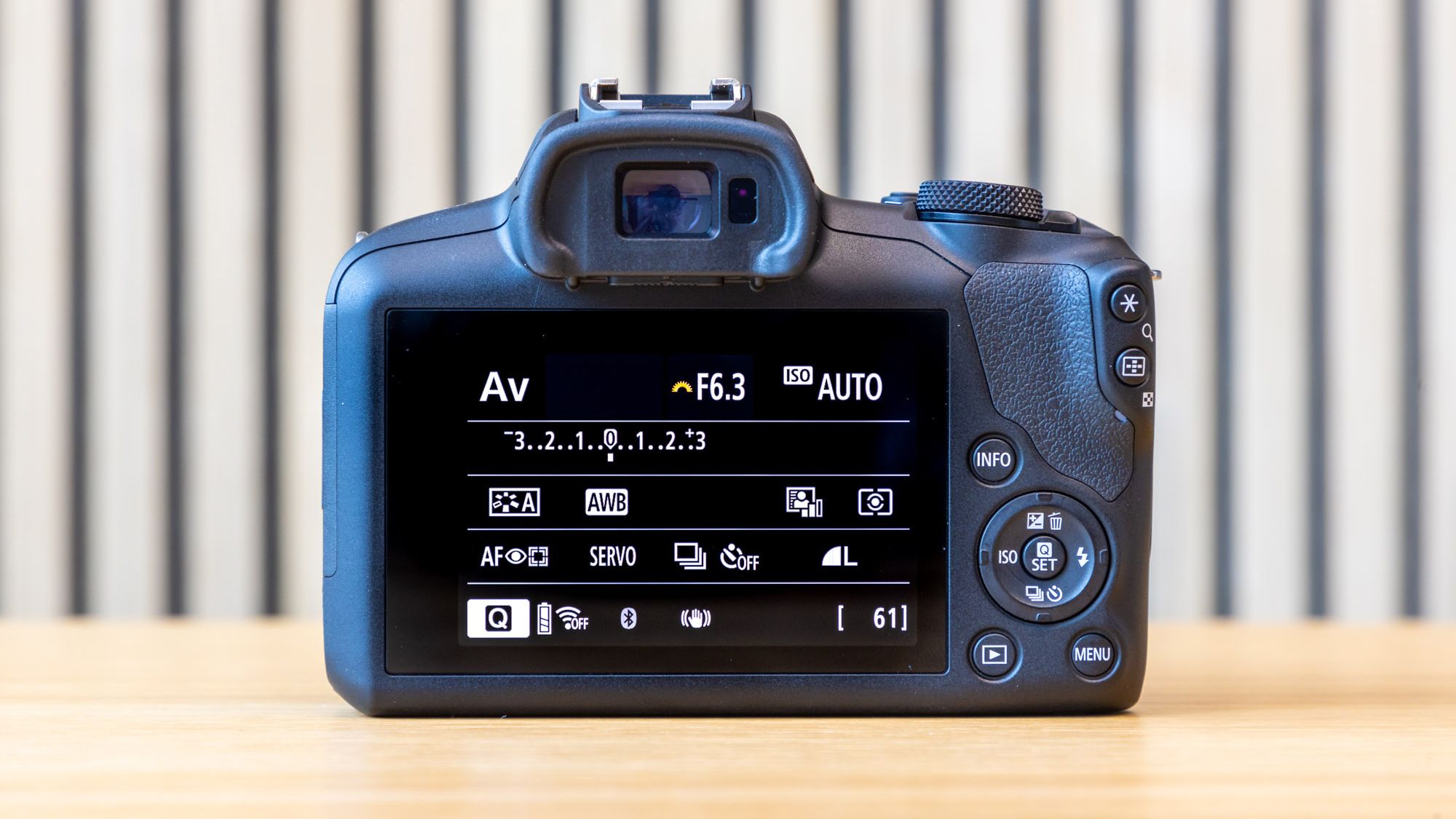 This cheap mirrorless camera is nearly three years old, but it’s ...