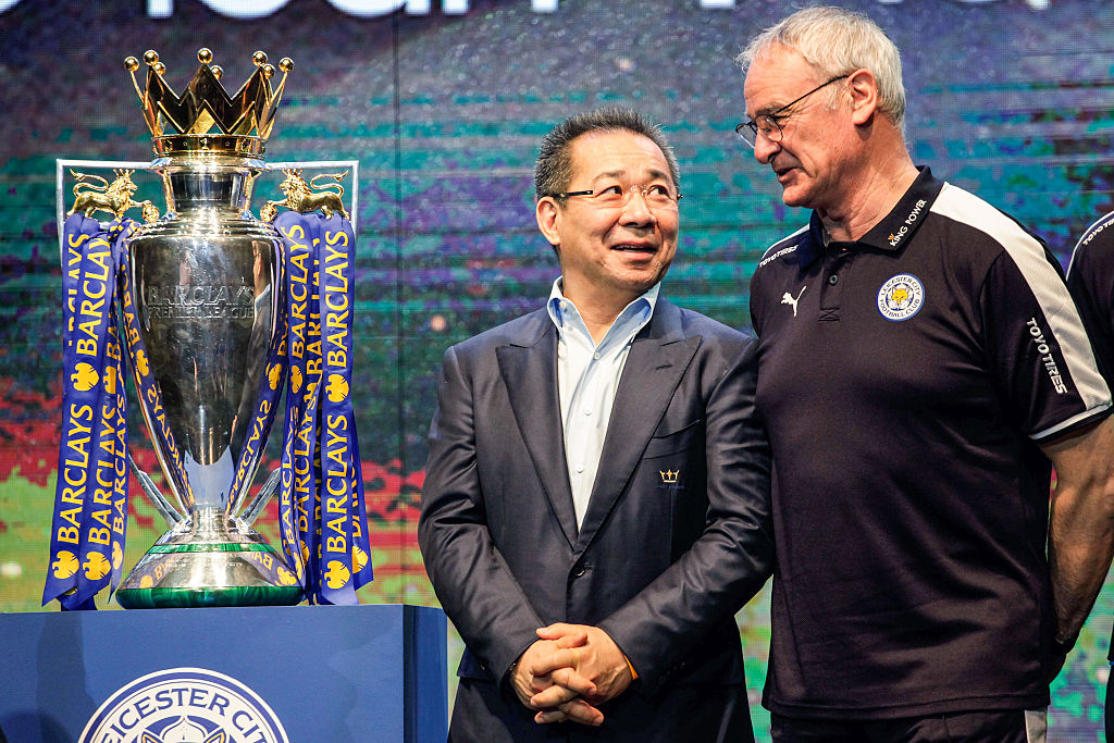Vichai Srivaddhanaprabha and Claudio Ranieri with the Premier League trophy