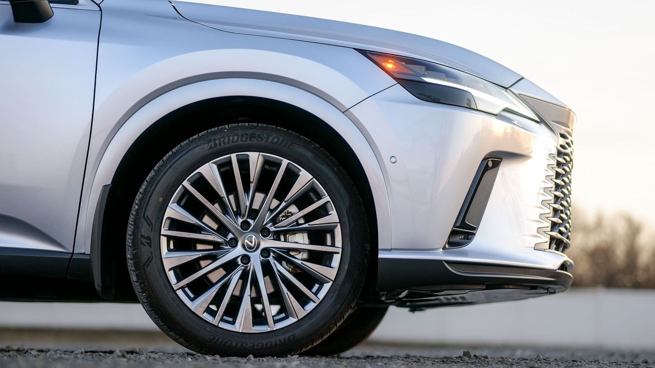 2024 Lexus RX450h+ Luxury PHEV test drive.