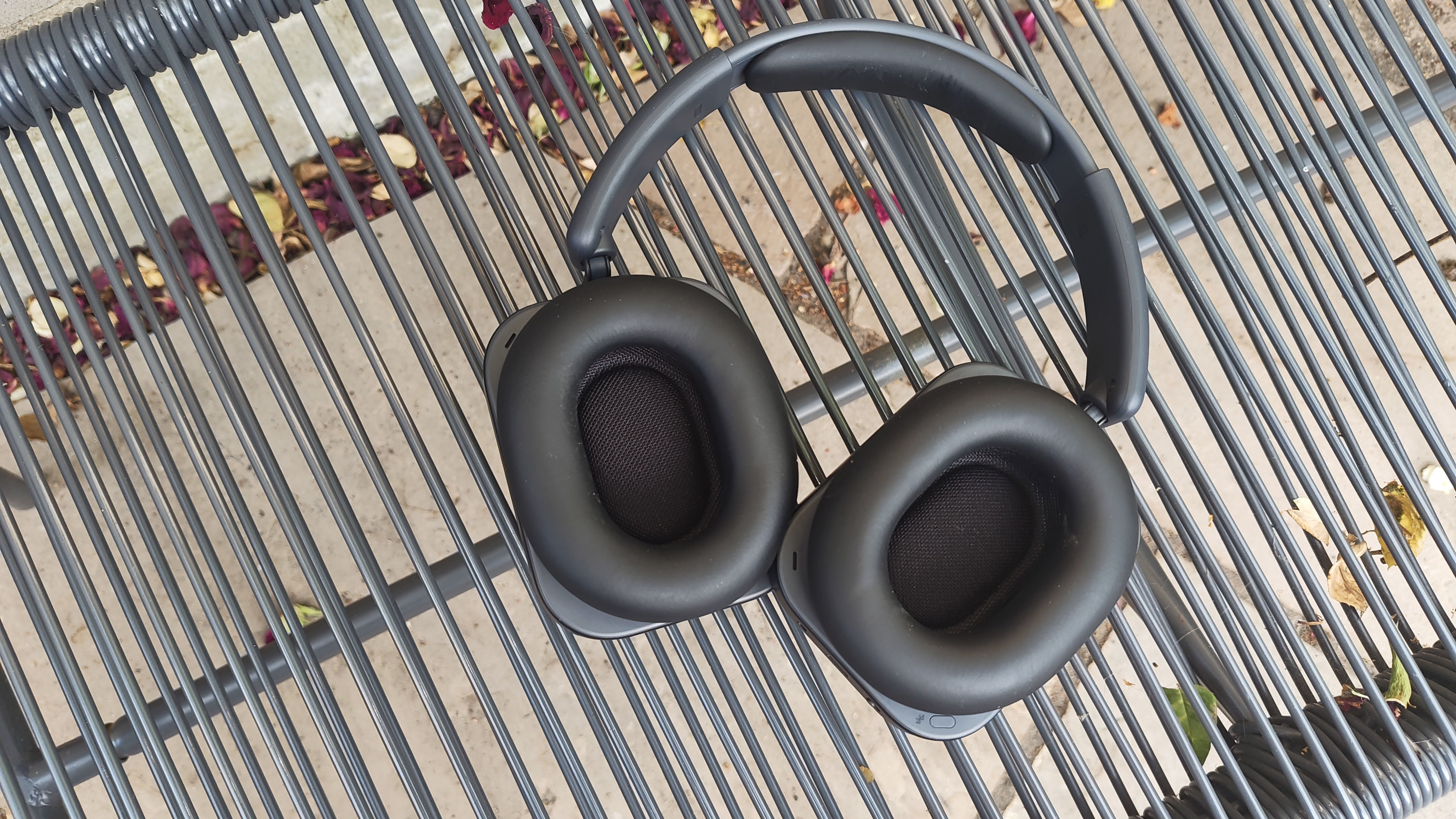 The Nothing (1) Headphones.