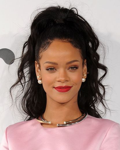 Rihanna's Half-Up Half-Down Waves 