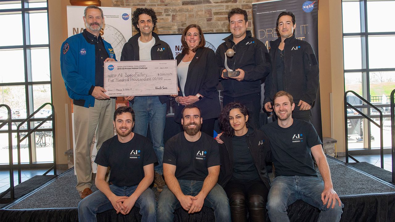 The winning team, AI SpaceFactory.