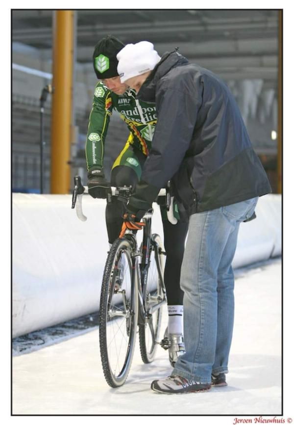 Richard Nieuwhuis and Sven Nys talk tyres.