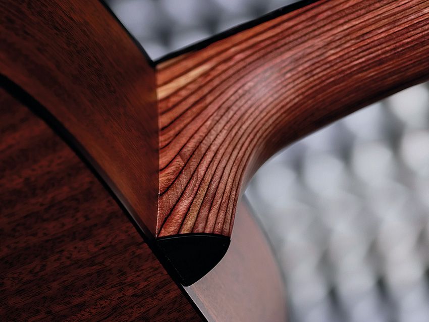 Around 30 layers of birch, bonded with resin, comprise the Stratabond neck