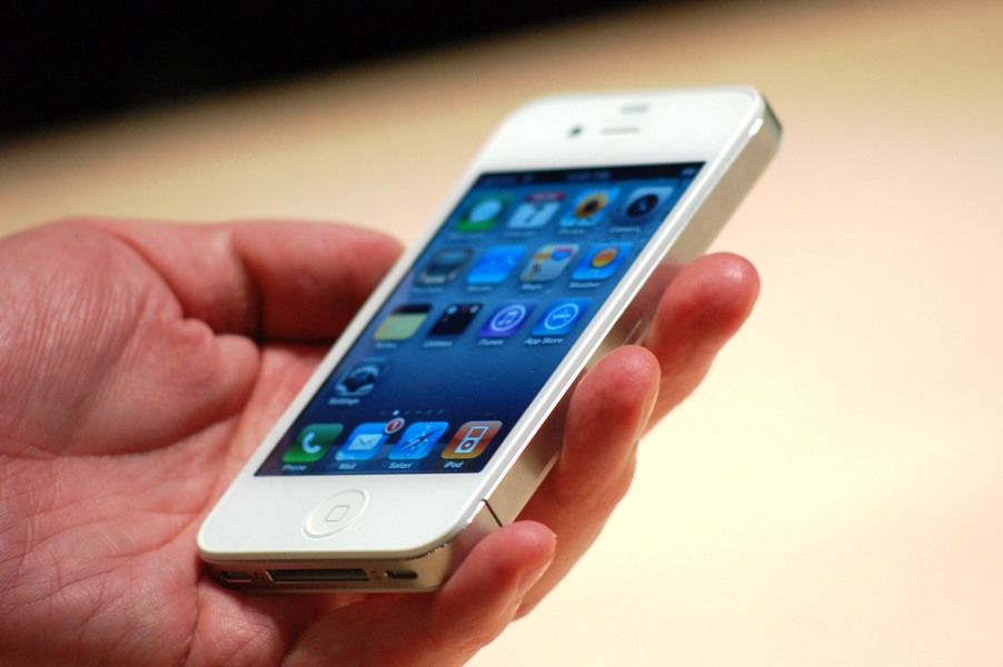 President Tragisch premier White iPhone 4 UK release date: 28 April | TechRadar
