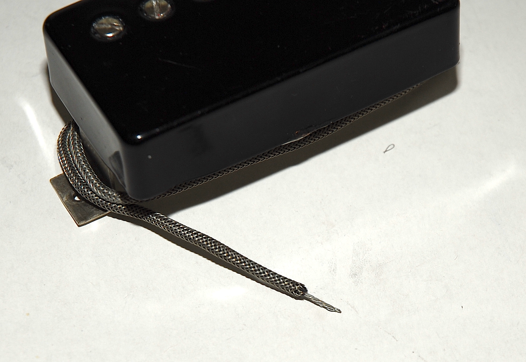 Guitar repairs - coil-splitting a humbucking pickup - braided pickup wire