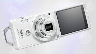 Nikon CoolPix S6900