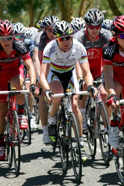 Cadel Evans (BMC) surrounded by his teammates