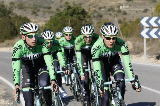 Mollema and Kelderman set the pace on the front of the group