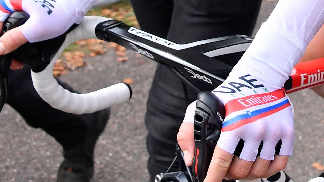 Tadej Pogacar no power meter