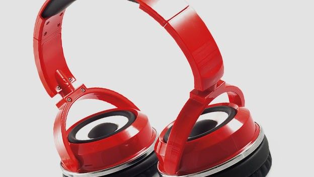 October: Zumreed X2 hybrid headphones