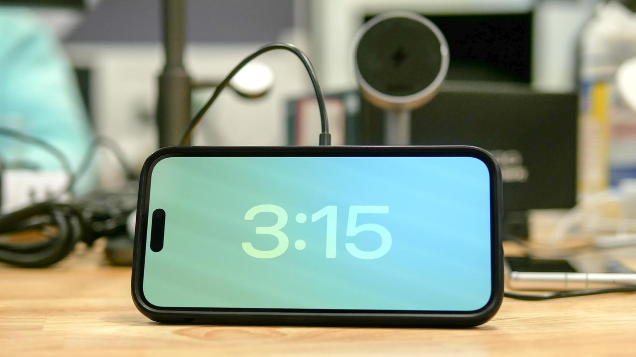 Twelve South Butterfly 2-in-1 USB-C MagSafe Charger.