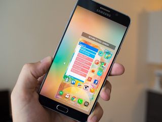 Galaxy Note 5 one-handed operation