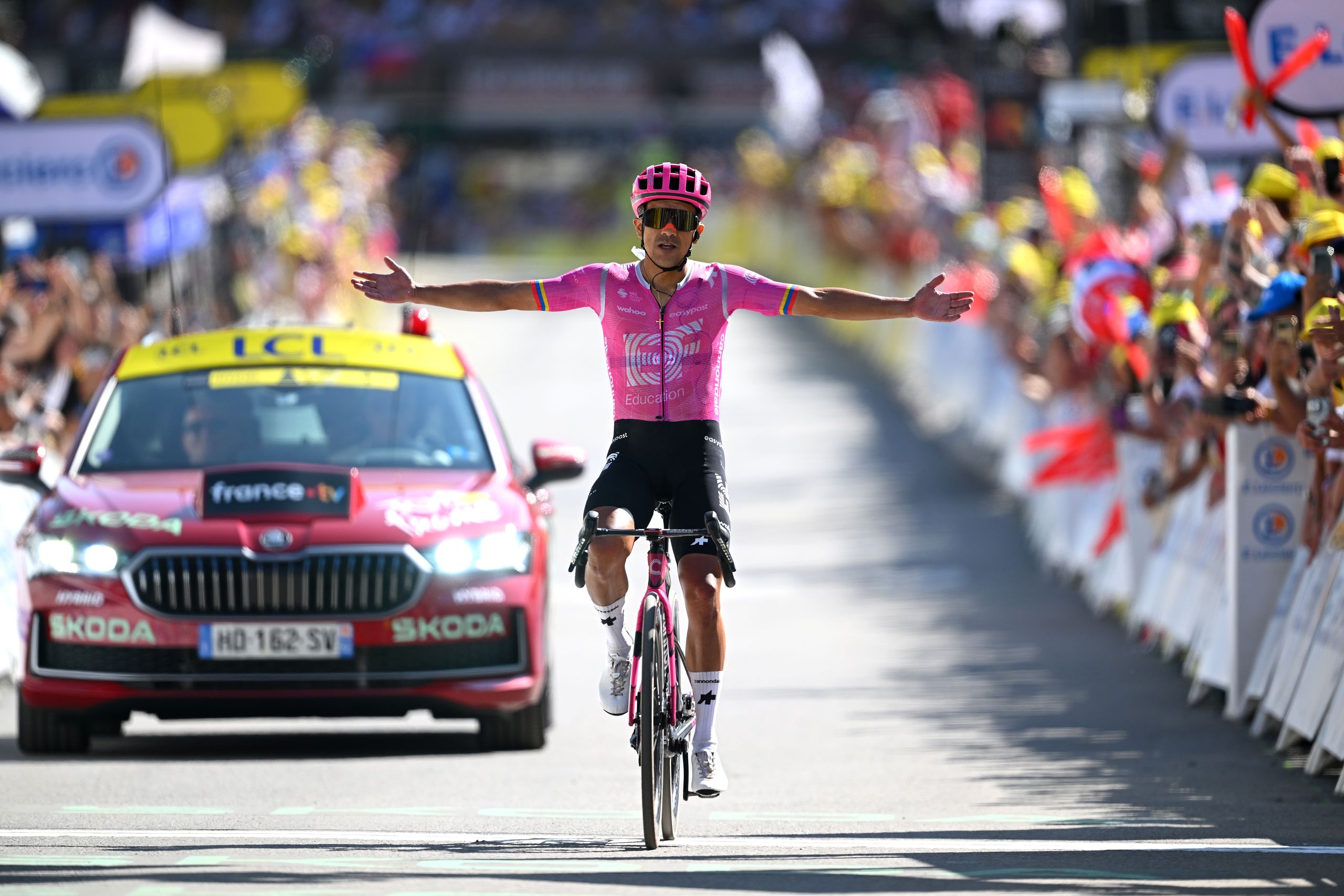 Richard Carapaz wins Tour de France stage 18 from the break