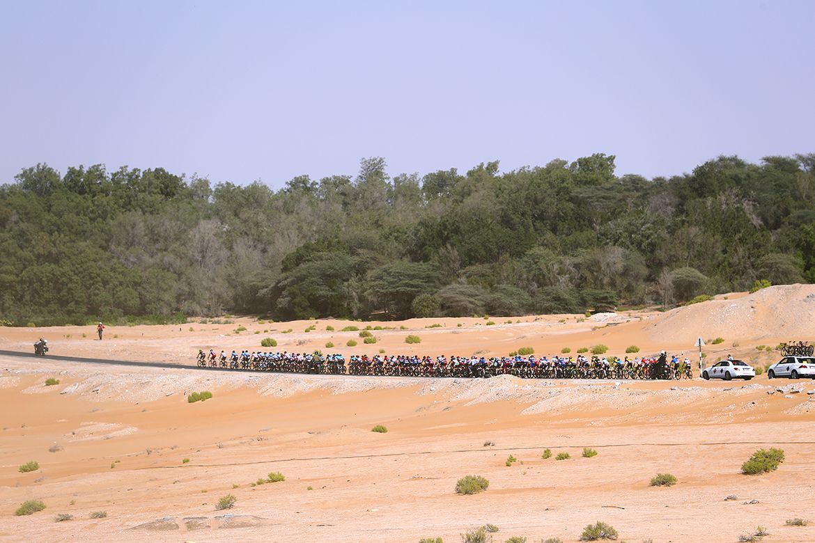The peloton mid-stage